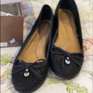 Giani Bernini Memory Foam Flats - size 8 1/2 - color Black